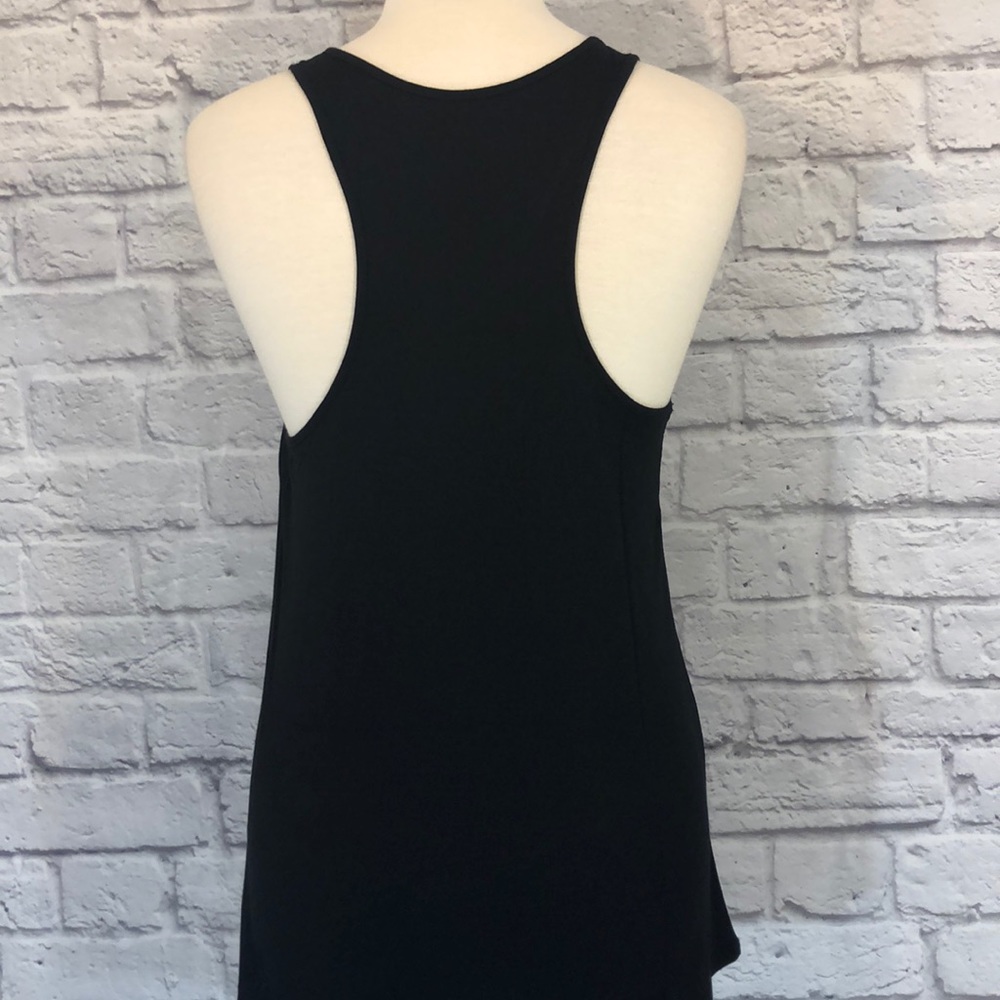 *ONE Left Bear Dance | Mama Shark Graphic Tank Top - Picture 6 of 8